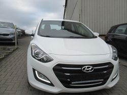 Weiß Gebraucht 2016 Hyundai i30 YES! Limousine | 10.990 € (Fairer Preis)