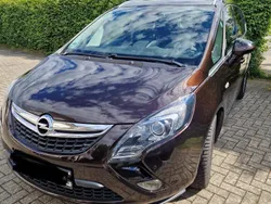 Braun Gebraucht 2017 Opel Zafira Tourer Van / Kleinbus | 11.333 € (Fairer Preis)