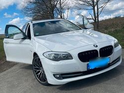 Weiß Gebraucht 2012 BMW 525 Limousine | 13.000 €