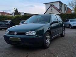 Grün Gebraucht 2002 VW Golf IV Kleinwagen | 800 € (Superpreis)