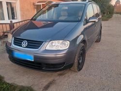Grau Gebraucht 2003 VW Touran Van / Kleinbus | 3.800 €
