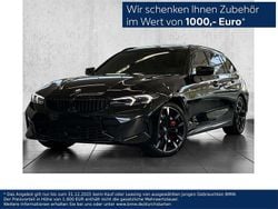 Saphirschwarz metallic Gebraucht 2024 BMW 330 M Sport Kombi | 68.990 €