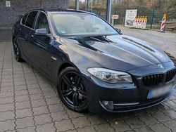 Blau Gebraucht 2013 BMW 530 Limousine | 13.000 € (Guter Preis)