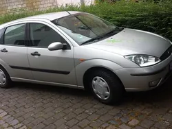 Silber Gebraucht 2002 Ford Focus Limousine | 1.800 € (Fairer Preis)