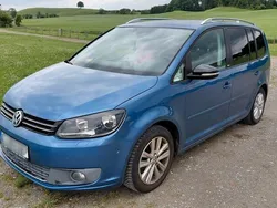 Blau Gebraucht 2011 VW Touran Style Van / Kleinbus | 8.700 € (Fairer Preis)