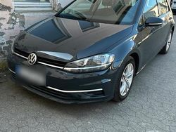 Grau Gebraucht 2018 VW Golf VII Kleinwagen | 12.000 € (Fairer Preis)