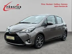 Braun Gebraucht 2018 Toyota Yaris Hybrid Team Limousine | 14.985 € (Fairer Preis)