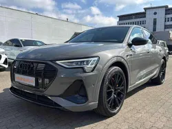 Grau Gebraucht 2022 Audi e-tron Sportback Black Edition SUV | 41.950 € (Guter Preis)