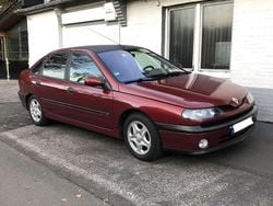 Rot Gebraucht 1998 Renault Laguna Limousine | 2.950 €