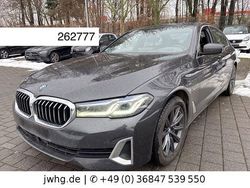 Grau Gebraucht 2022 BMW 520 Luxury Line Limousine | 31.450 € (Fairer Preis)