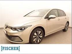 Ivory silver metallic Gebraucht 2023 VW Golf VIII Life Limousine | 24.440 € (Guter Preis)