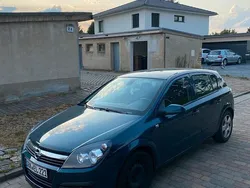 Andere außenfarben Gebraucht 2009 Opel Astra Limousine | 3.000 € (Etwas zu teuer)