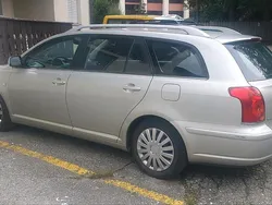 Silber Gebraucht 2004 Toyota Avensis Verso T2 Van / Kleinbus | 1.100 €