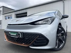 Geysirsilber Gebraucht 2024 Cupra Born e-Boost Kleinwagen | 28.860 € (Superpreis)