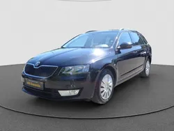 Schwarz Gebraucht 2016 Skoda Octavia Ambition Kombi | 11.490 € (Fairer Preis)