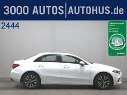 Weiss Gebraucht 2022 Mercedes A200 Progressive Limousine | 21.480 € (Superpreis)
