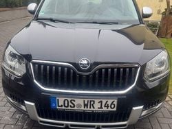Schwarz Gebraucht 2014 Skoda Yeti Adventure SUV | 10.900 € (Fairer Preis)