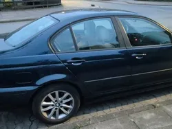Blau Gebraucht 2004 BMW 318 Limousine | 5.500 €