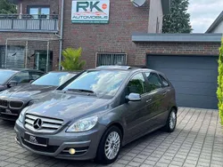 Grau Gebraucht 2011 Mercedes B180 Van / Kleinbus | 6.950 € (Fairer Preis)