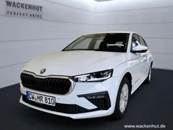 Weiss Gebraucht 2024 Skoda Scala Comfort Kleinwagen | 26.800 € (Teuer)