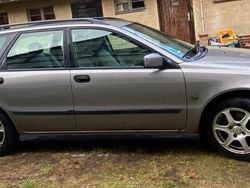 Grau Gebraucht 2003 Volvo V40 Kombi | 900 € (Guter Preis)
