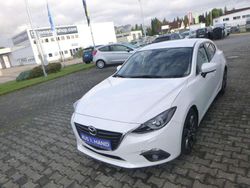 Satinweiß metallic Gebraucht 2016 Mazda 3 Limousine | 14.990 € (Etwas zu teuer)