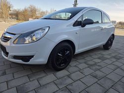 Weiß Gebraucht 2009 Opel Corsa Kleinwagen | 1.949 €