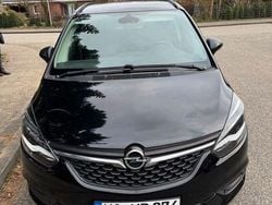 Schwarz Gebraucht 2017 Opel Zafira Edition Van / Kleinbus | 5.900 € (Superpreis)