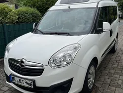 Weiß Gebraucht 2016 Opel Combo Van / Kleinbus | 15.500 €