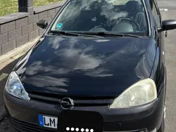 Schwarz Gebraucht 2002 Opel Corsa Kleinwagen | 1.100 €
