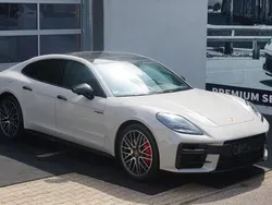 Grau Gebraucht 2024 Porsche Panamera 4S Limousine | 136.970 €