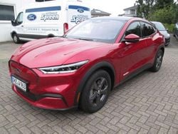 Lucidrot Gebraucht 2022 Ford Mustang Mach-E Standard Range SUV | 36.900 € (Etwas zu teuer)