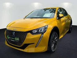 Gelb Gebraucht 2021 Peugeot e-208 Active Kleinwagen | 13.990 € (Guter Preis)
