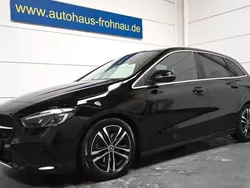Nachtschwarz unilack Gebraucht 2023 Mercedes B180 Van / Kleinbus | 29.980 € (Etwas zu teuer)