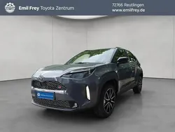 Grau Neu 2025 Toyota Yaris Hybrid Sport | 36.490 € (Etwas zu teuer)