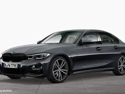 Grau Gebraucht 2022 BMW 330e M Sport Limousine | 36.490 € (Etwas zu teuer)