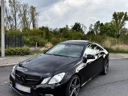 Schwarz Gebraucht 2010 Mercedes E250 AMG line Coupé | 14.999 € (Etwas zu teuer)