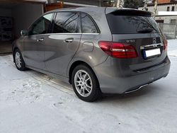 Grau Gebraucht 2015 Mercedes B180 Van / Kleinbus | 10.900 € (Superpreis)