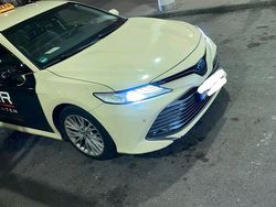 Schwarz Gebraucht 2019 Toyota Camry Hybrid Limousine | 16.900 €