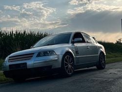 Grau Gebraucht 2003 VW Passat Trendline Limousine | 900 € (Superpreis)