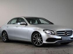 Grau Gebraucht 2016 Mercedes E350 Avantgarde Limousine | 15.900 €