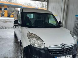 Weiß Gebraucht 2017 Opel Combo Selection Van / Kleinbus | 3.600 € (Superpreis)