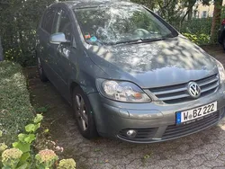 Grau Gebraucht 2005 VW Golf Plus Van / Kleinbus | 3.550 € (Fairer Preis)