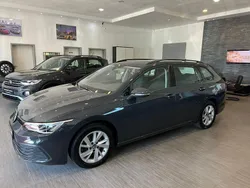 Grau Gebraucht 2021 VW Golf VIII Kombi | 17.985 € (Guter Preis)