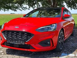 Rot Gebraucht 2019 Ford Focus ST Kombi | 19.000 € (Fairer Preis)