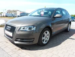 Grau Gebraucht 2011 Audi A3 Sportback Attraction Limousine | 10.490 € (Etwas zu teuer)