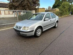 Silber Gebraucht 2004 VW Bora Basis Limousine | 2.500 € (Teuer)