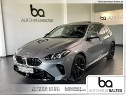 Skyscraper grau met. Gebraucht 2024 BMW 120 M Sport Kleinwagen | 38.850 € (Guter Preis)