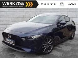 Deep crystal blue Gebraucht 2023 Mazda 3 Exclusive-Line Limousine | 24.900 € (Fairer Preis)