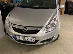 Silber Gebraucht 2008 Opel Corsa Cosmo Limousine | 3.666 € (Etwas zu teuer)